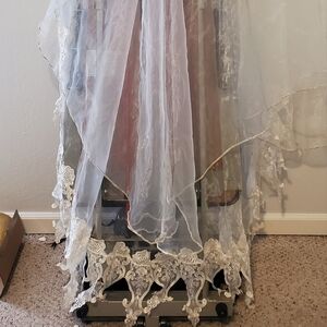 Elegant Sheer Ivory Wedding Veil Detachable Removable  Train.
